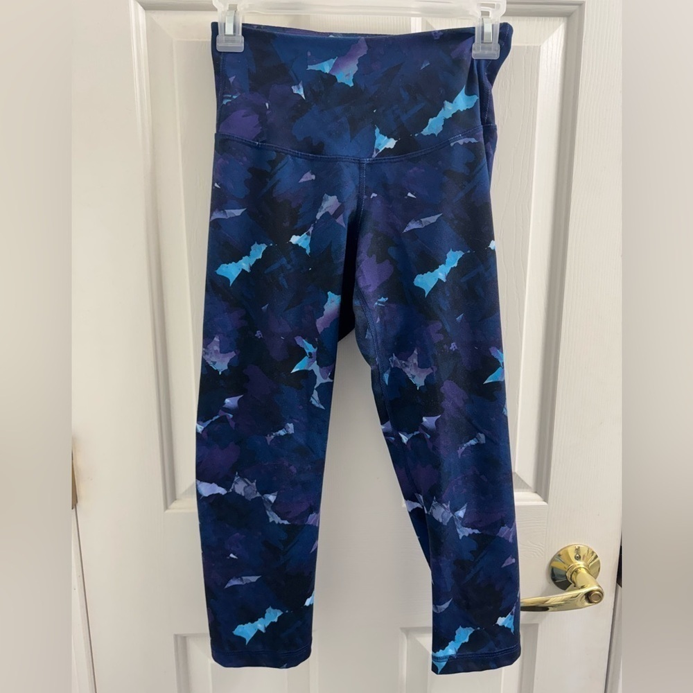 Old Navy Active Capris Blue Patterned Leggings